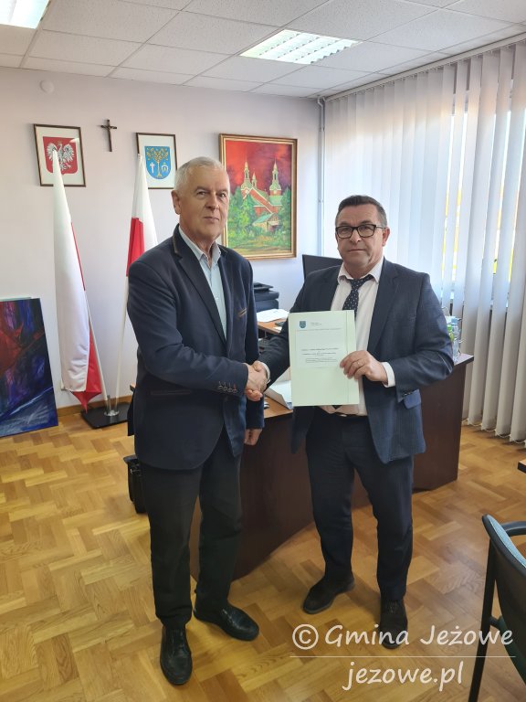 Umowa na przebudowę dróg gminnych podpisana
