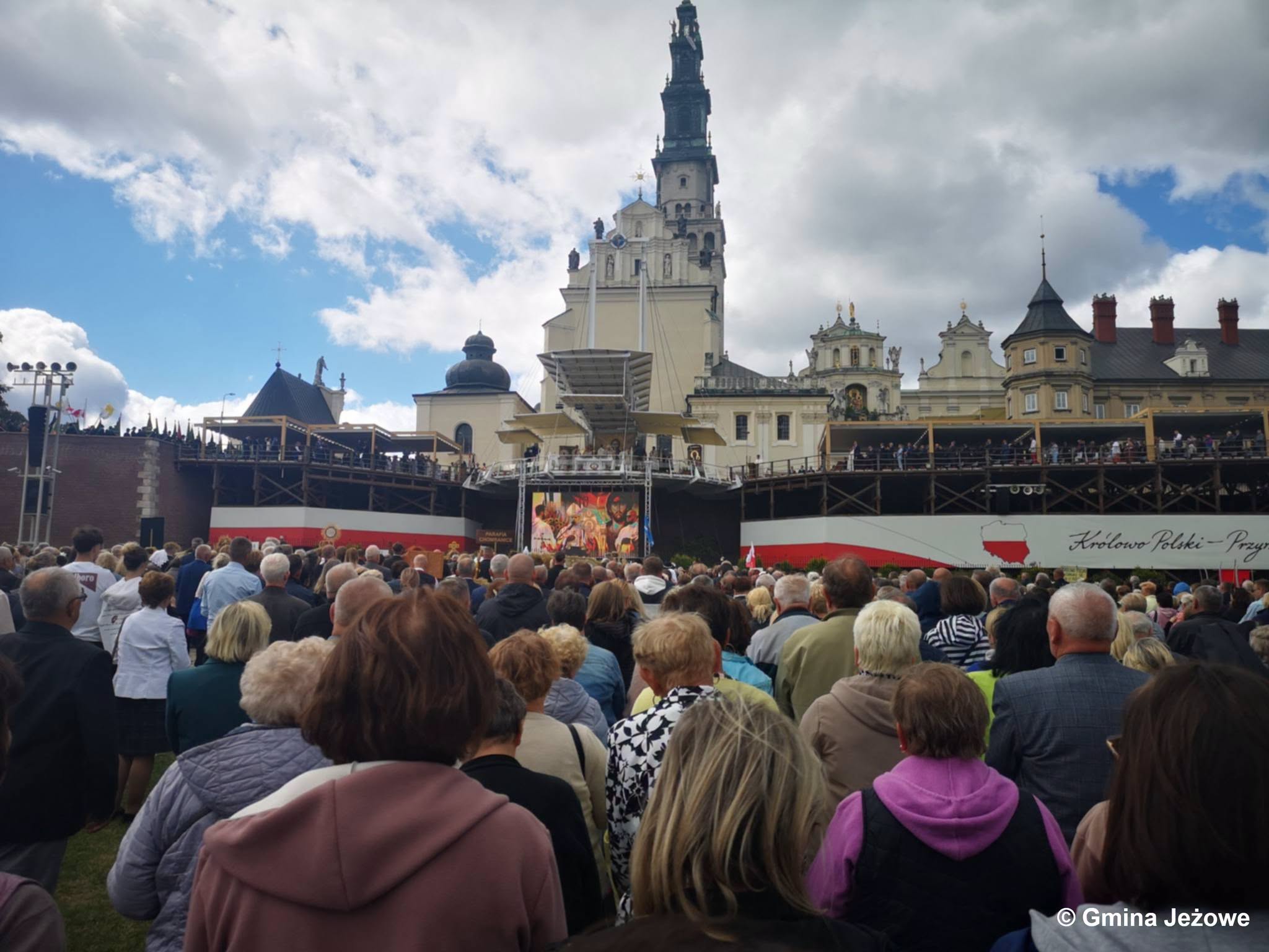 Mieszkańcy Gminy Jeżowe na Jasnogórskich Dożynkach