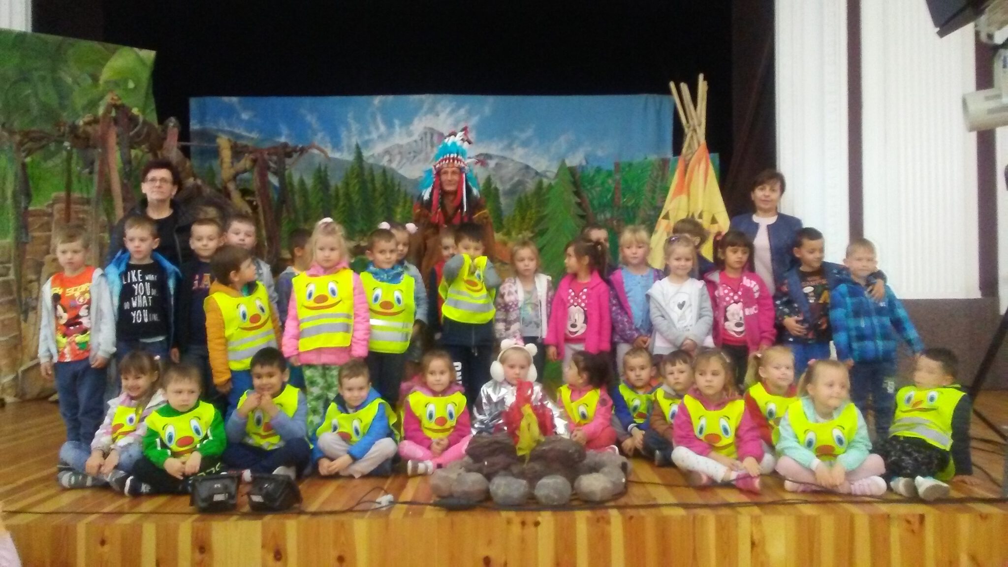 Wizyta w Domu Kultury w Nowej Sarzynie na spektaklu „Pocahontas”