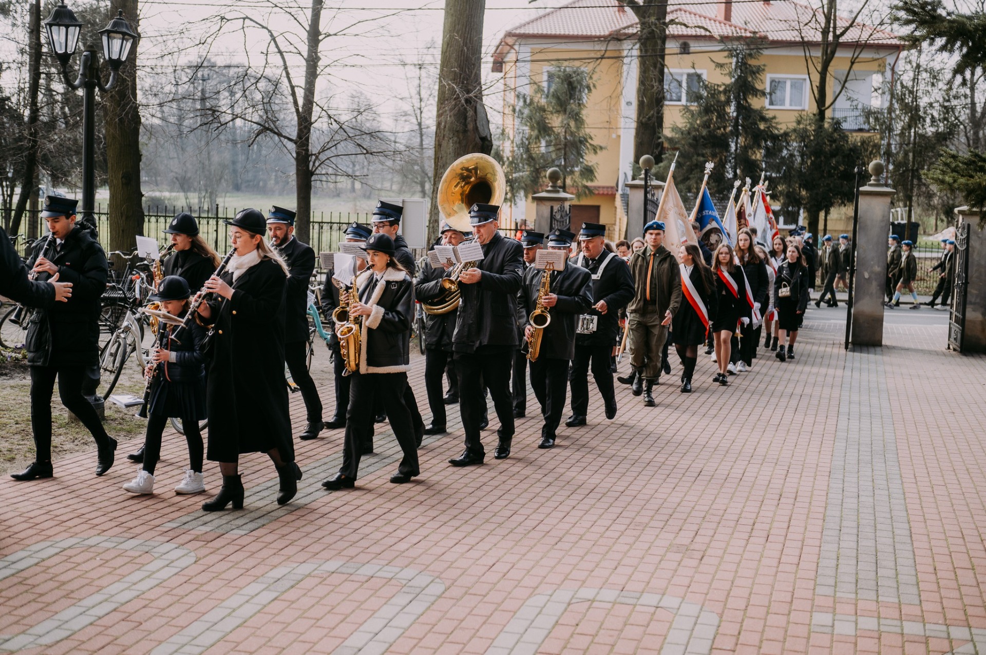 image_002.jpg