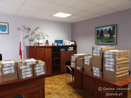 Przekazanie sprzętu komputerowego w ramach projektu Zdalna Szkoła +